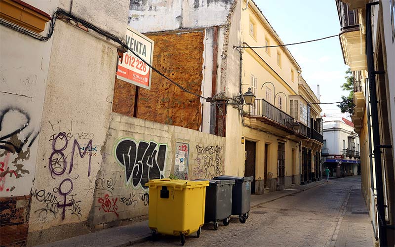 El solar de la calle Naranjas en el centro de Jerez se lo queda una promotora vasca para construir diez viviendas; pagará el triple del precio inicial