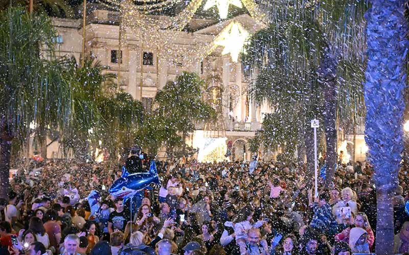 Cádiz enciende su Navidad más ambiciosa y cara
