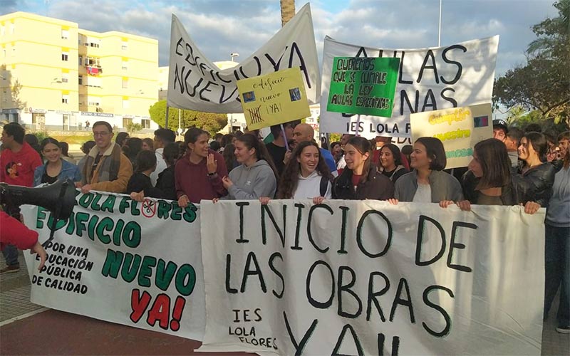 Continúa la lucha del IES Lola Flores contra sus barracones “provisionales”: 14 años en precario