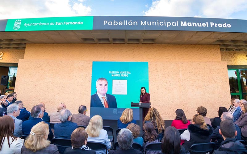 San Fernando ‘inmortaliza’ a Manuel Prado en el pabellón de Bahía Sur: “no solo era un político, sino un vecino siempre al servicio de los demás”