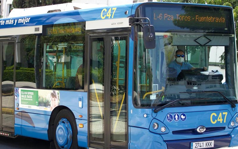 “La situación del bus urbano es dramática en El Puerto, y Beardo sigue mirando hacia otro lado”