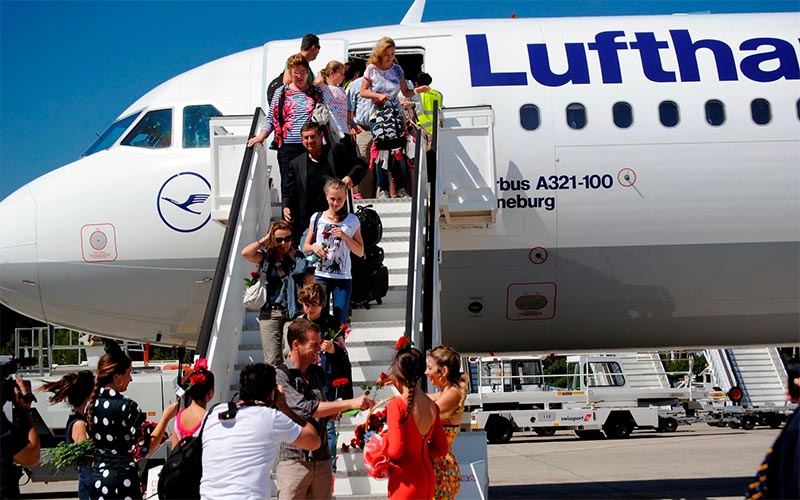 Casi 300.000 de los 950.000 usuarios que han pasado por el aeropuerto de Jerez a lo largo del año 2024 han volado desde o hacia Alemania
