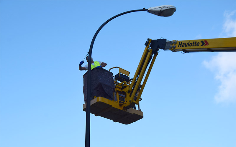 Hasta 835 báculos de farolas en San Fernando presentan un estado de deterioro preocupante
