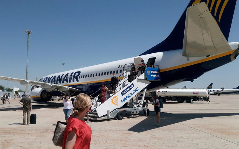 Ryanair dejará de volar a Jerez por las “excesivas tasas”; Aena le acusa de “argumentos espurios”