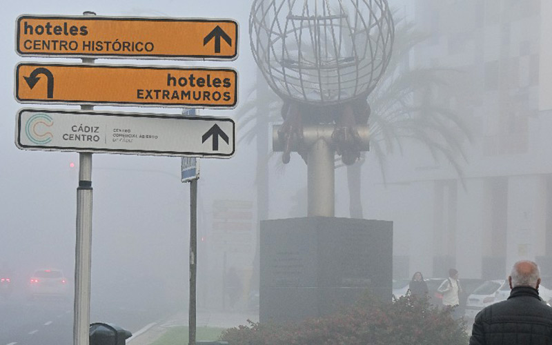 “El modelo de ciudad de Bruno García es el de convertir a Cádiz en un resort de lujo”; visto bueno “en un mismo día” a cuatro hoteles más