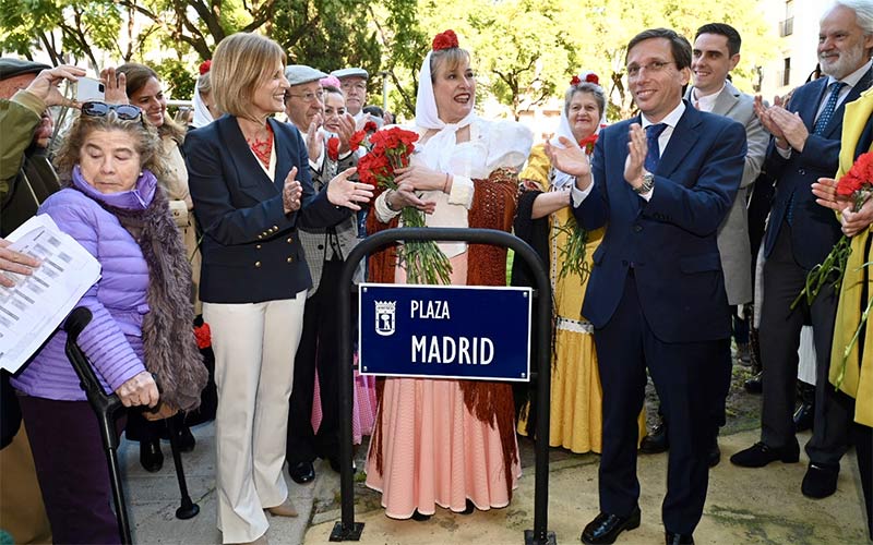 Jerez reinaugura su “regenerada” plaza Madrid con el alcalde Martínez Almeida como testigo