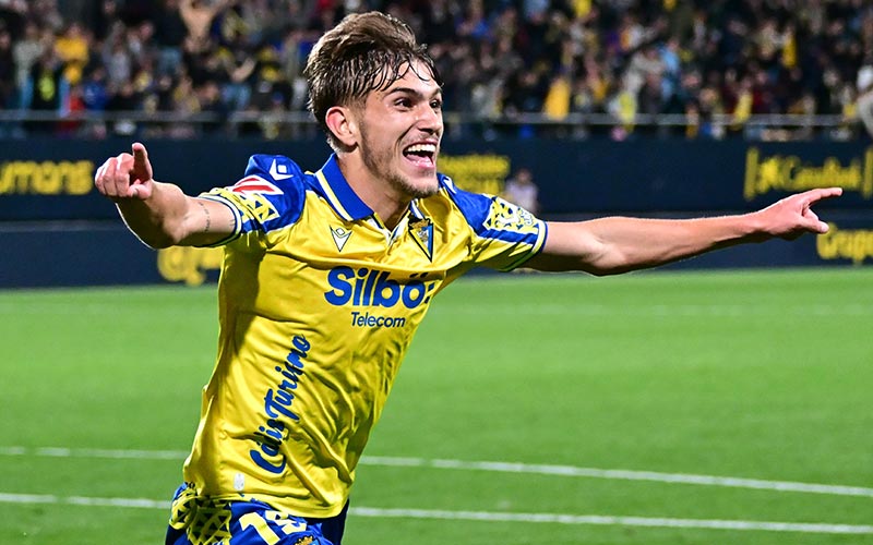 Goleada plácida del Cádiz al colista