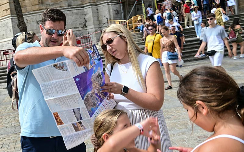 Cádiz recibió en 2024 más de 6,3 millones de turistas, que gastaron de media 92 euros diarios
