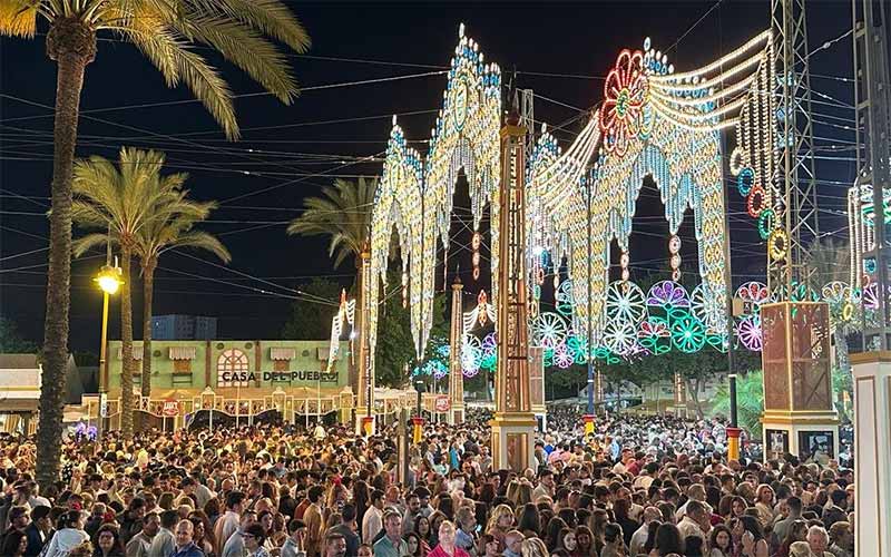 El alumbrado de la Feria del Caballo será “más moderno, seguro y eficiente”; el nuevo contrato supone un gasto de 14 millones entre nueve años