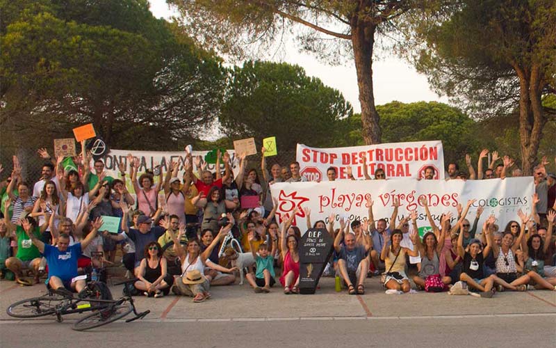 Toniza continúa su lucha por salvar el Pinar de Costa Sancti Petri; mejor un hotel que viviendas