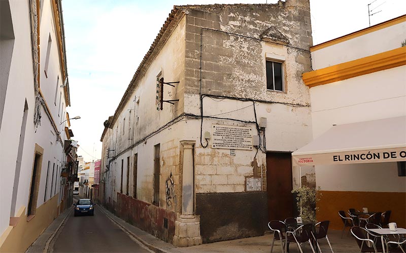 La finca del siglo XVIII abandonada en el centro de Jerez de la calle Cazón acogerá 44 viviendas; adjudicada su venta forzosa por 420.000 euros
