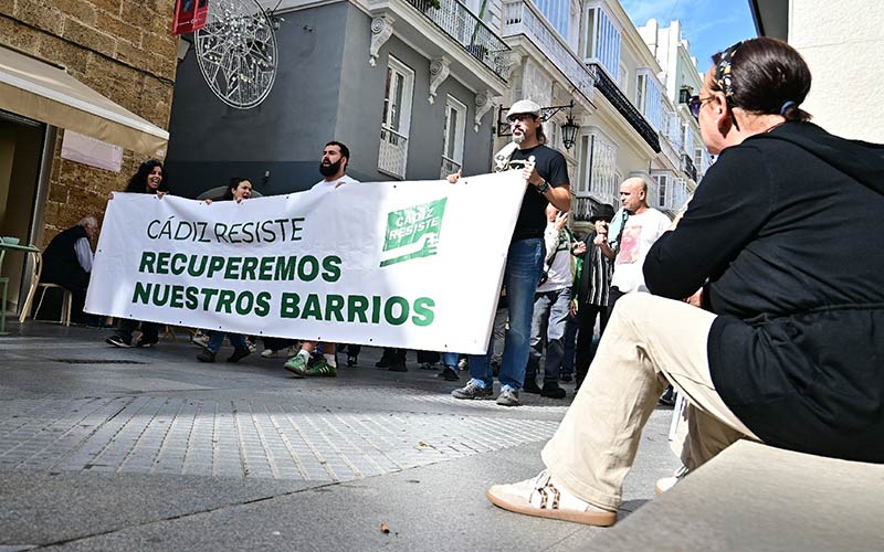 “El negocio de la vivienda y la turistificación son incompatibles con un Cádiz para sus vecinos”; convocada una nueva manifestación para el 5-A
