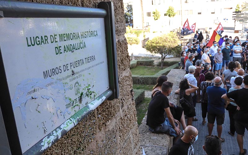 La memoria histórica está “gripada” en Cádiz