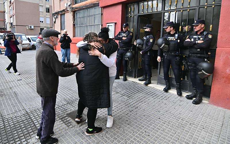 Ejecutado en Cádiz el desahucio de Tamara sin alternativa habitacional; AIG exige la dimisión de los concejales de Asuntos Sociales y de Vivienda