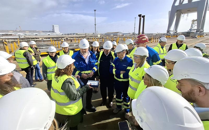 Políticos del Congreso de los Diputados ‘bajan’ a la realidad de los astilleros de la Bahía de Cádiz