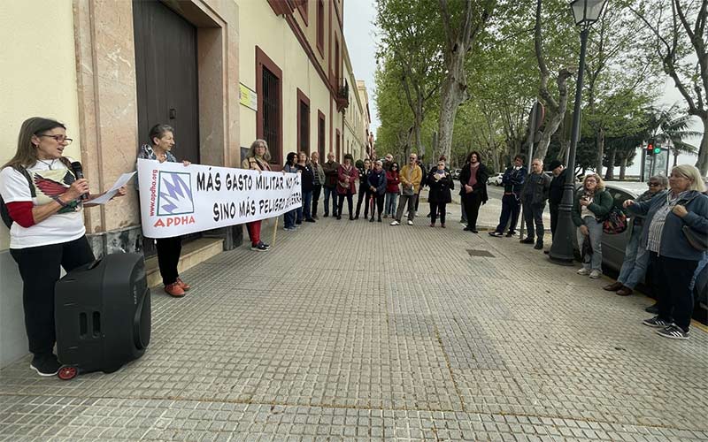 “¿De verdad creemos que Rusia va a invadir Europa?”; no al rearme también desde Cádiz