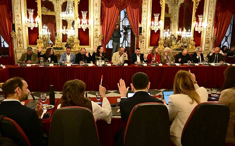 PP y PSOE en la Diputación de Cádiz sí se ponen de acuerdo para tumbar una moción de IU en defensa de la paz y contra la escalada militar