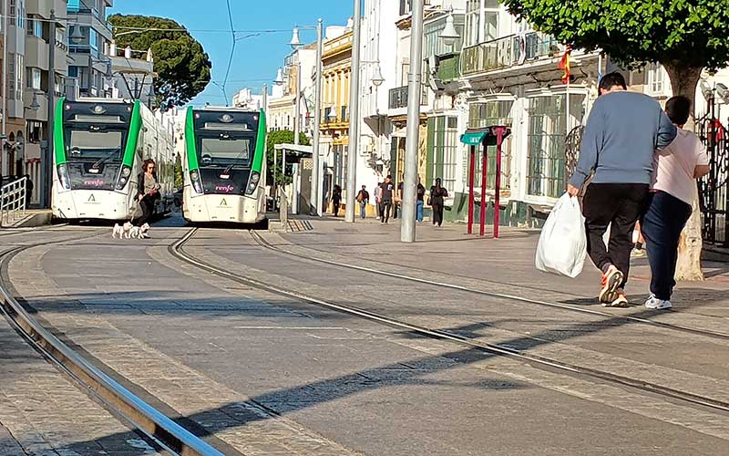 La Bahía de Cádiz ve la luz: sale del apagón peninsular histórico sin incidencias graves
