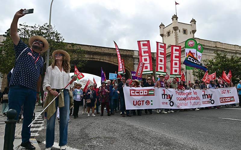 Sindicatos mayoritarios y alternativos ‘luchan’ por separado en Cádiz otro Primero de Mayo