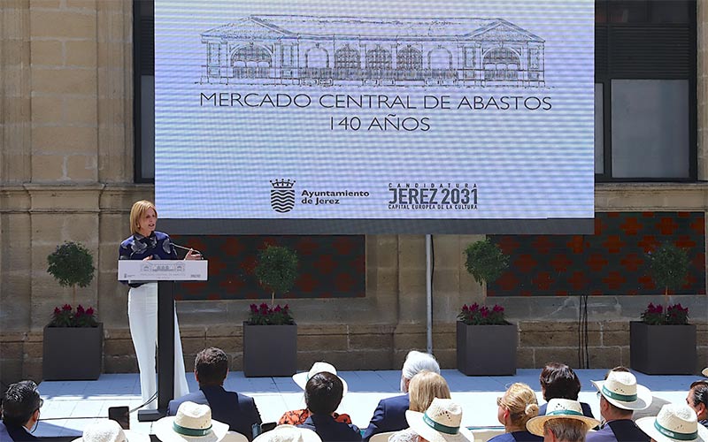 Jerez celebra los 140 años de su mercado central de abastos, pero “no es nadie sin sus clientes”