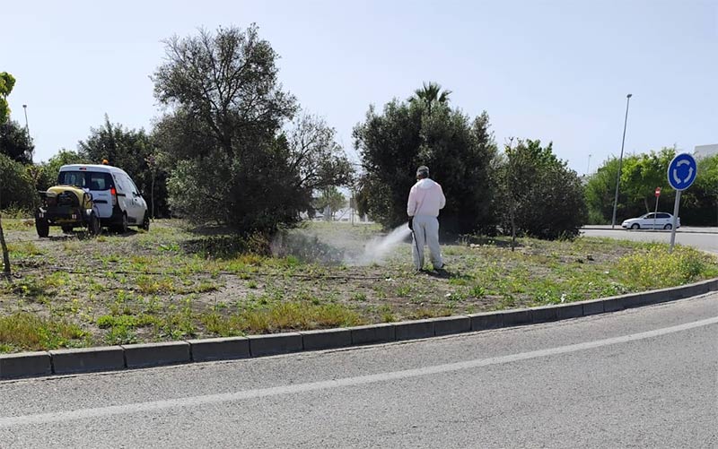 Jerez mantiene el uso de herbicidas pese a aprobar su eliminación hace nueve años