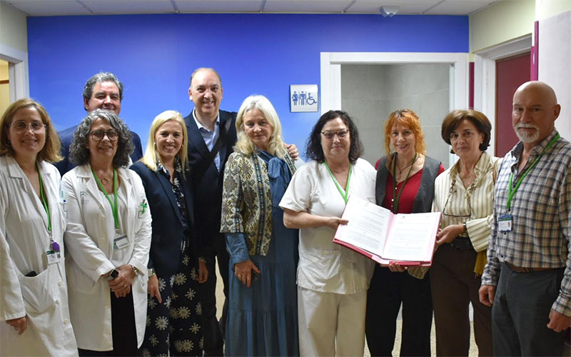 El Hospital Puerta del Mar reforma y habilita un baño adaptado para pacientes ostomizados