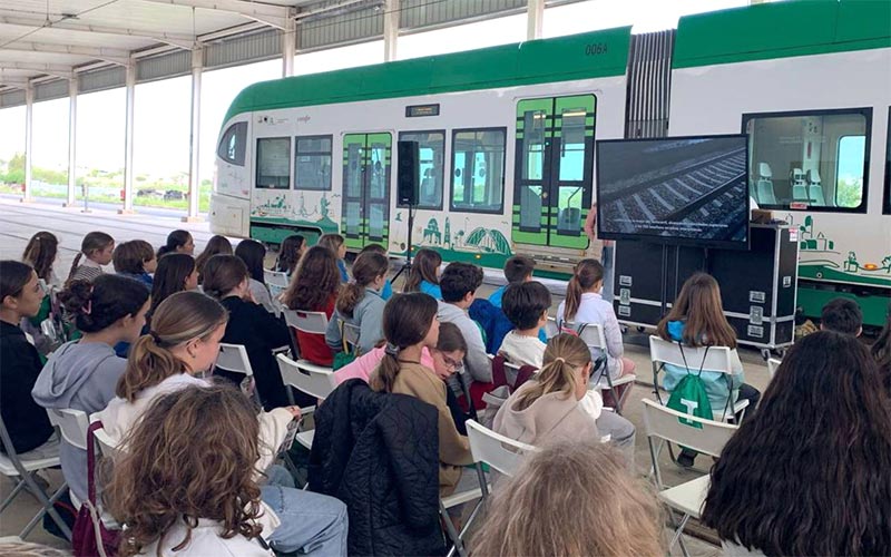 Tramschool: escolares se ‘suben’ al Trambahía