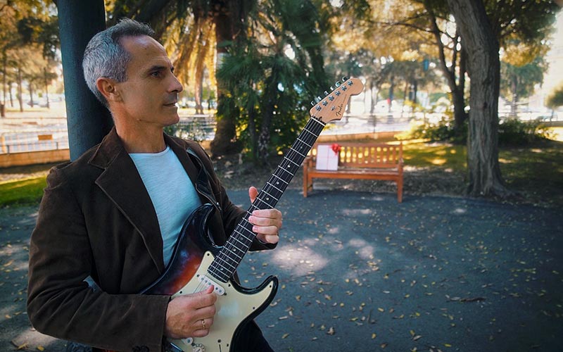De Los Cucas a ‘Signo de interrogación’: el gaditano Fernando Ramos ultima su primer álbum en solitario veinticinco años después