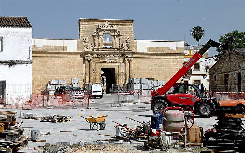 La plaza del Mercado de Jerez seguirá en obras hasta enero, siete meses más de lo previsto