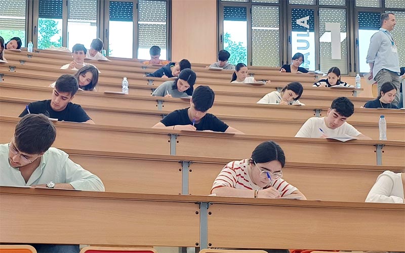 Más del 92% del alumnado gaditano supera la nueva Selectividad: Rubén y Alberto rozan el 14