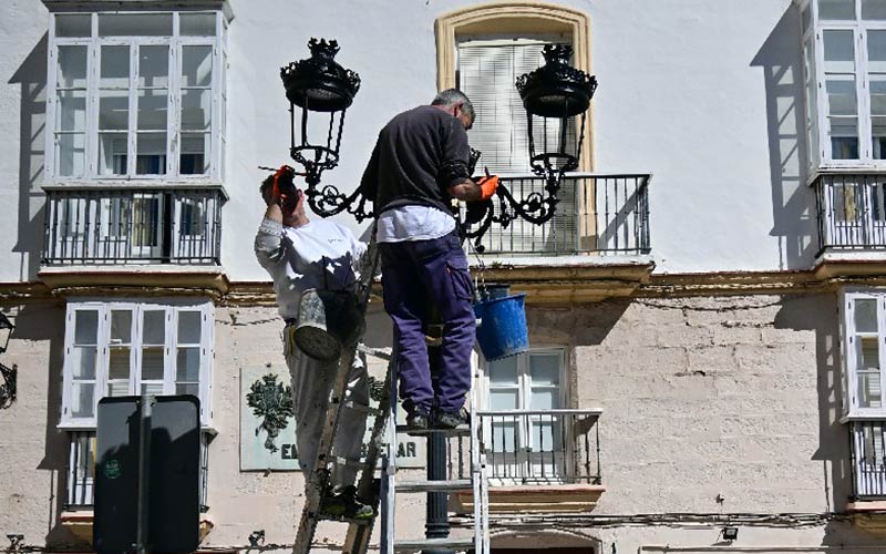 La plantilla del alumbrado público en Cádiz alerta de su “insostenible” situación: “cuando vuelvan las lluvias , se repetirán los continuos apagones”