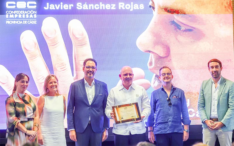 Sánchez Rojas, “un interlocutor respetado y dialogante”, ya es presidente de honor de la CEC