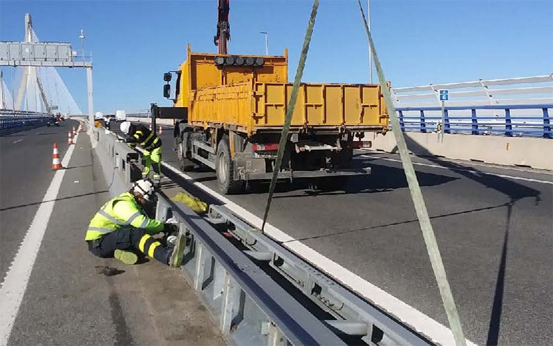 El mantenimiento de los dos puentes sobre la Bahía de Cádiz rondará los 13 millones cada año