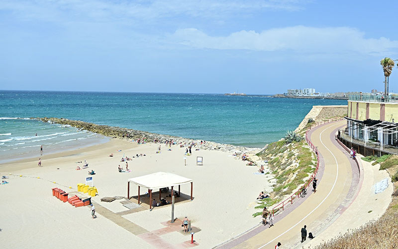Más Policía en la playa de Santa María del Mar para luchar contra los molestos juegos de pelota
