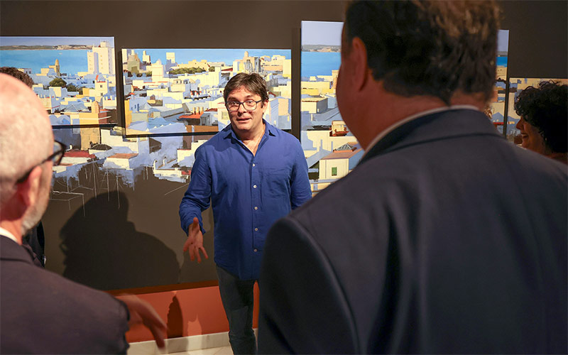 El Rectorado estrena sala de exposiciones con el Cádiz desde las alturas ‘visto’ por Cecilio Chaves