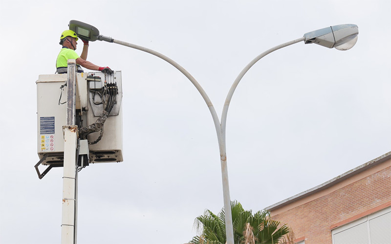 En marcha la modernización del alumbrado público de numerosas zonas de Rota