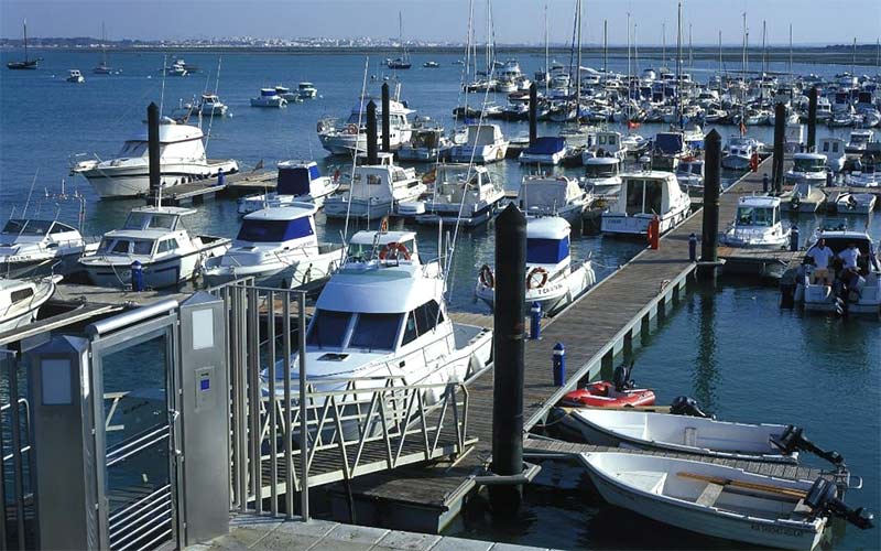 El esperado dragado del acceso al puerto de Sancti Petri se anuncia para septiembre