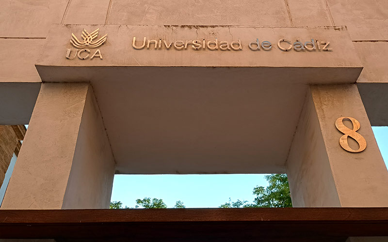 La Universidad de Cádiz se ve obligada a anular la adjudicación de su servicio de limpieza; AO exige un nuevo pliego que piense en las trabajadoras