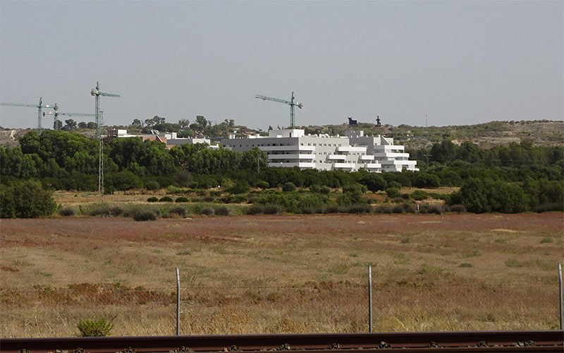 Ecologistas califica de “inviable legalmente” el “megalómano” Sportech City en El Puerto: “pura ingeniería especulativa en suelos protegidos”