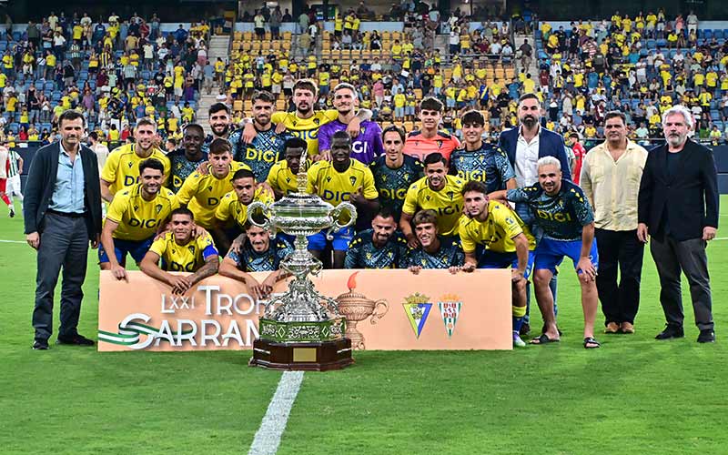 El Cádiz le gana al Córdoba en los penaltis un Trofeo Carranza igualado y con sabor a Segunda
