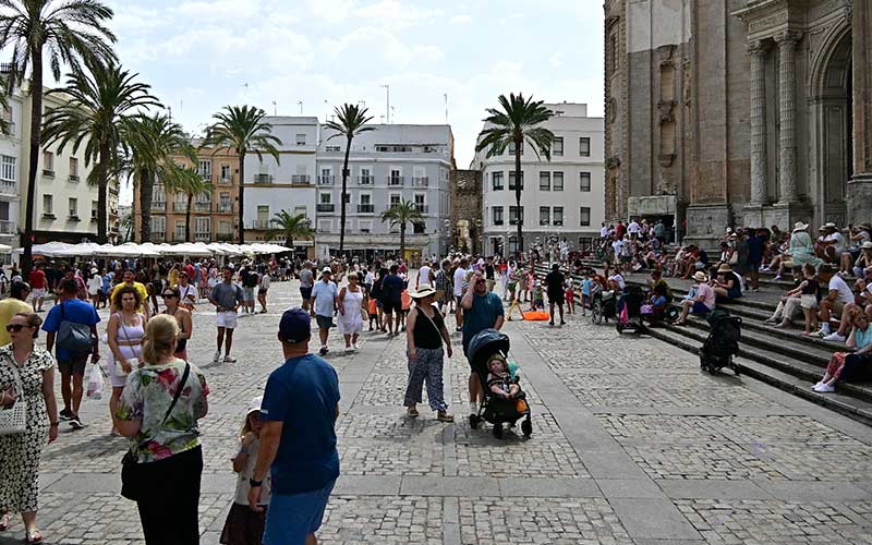 “Cádiz sufre este verano un verdadero caos, el PP no puede seguir negándonos la tasa turística”