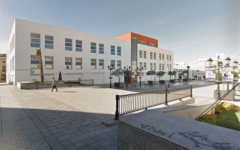 El Consistorio chiclanero está decidido a rescatar el desaprovechado edificio de la plaza Mayor