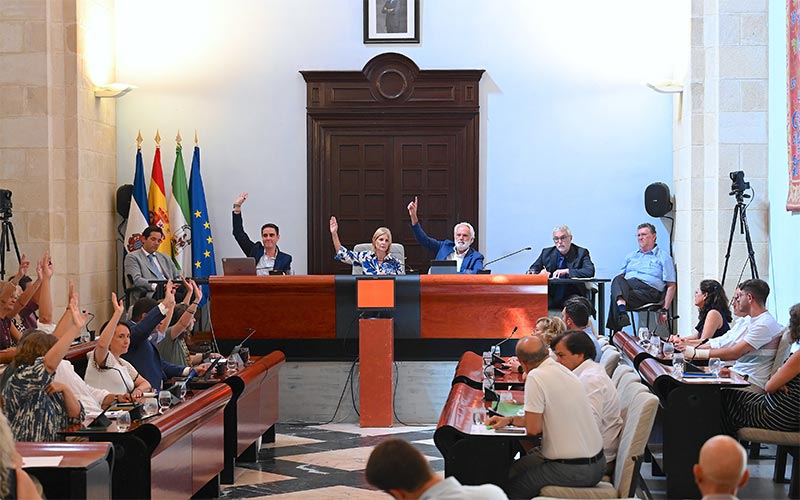 Jerez logra aprobar unos presupuestos municipales actualizados tres años después