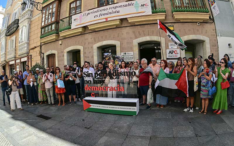 Cádiz se suma al clamor mundial contra la matanza israelí de periodistas en Palestina