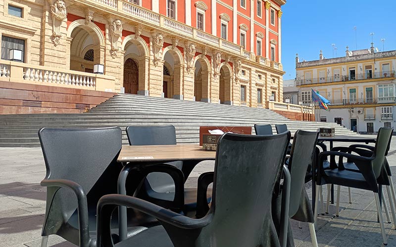 Hosteleros isleños no pueden montar su terraza “habiendo solicitado todo en tiempo y forma”