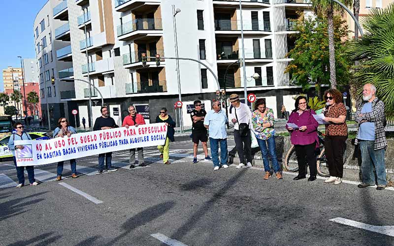 Rechazan que el PP pretenda vender suelo destinado a vivienda pública en Casitas Bajas para financiar la operación de Tacita de Plata