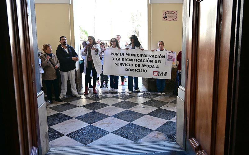 “Es posible y asumible”: AIG vuelve a exigir la municipalización de la ayuda a domicilio en Cádiz tras los primeros incumplimientos de Óbolo