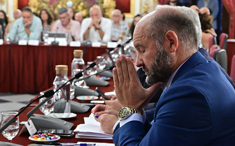Carreteras, bomberos forestales y funcionarios de prisiones centran el pleno de la Diputación