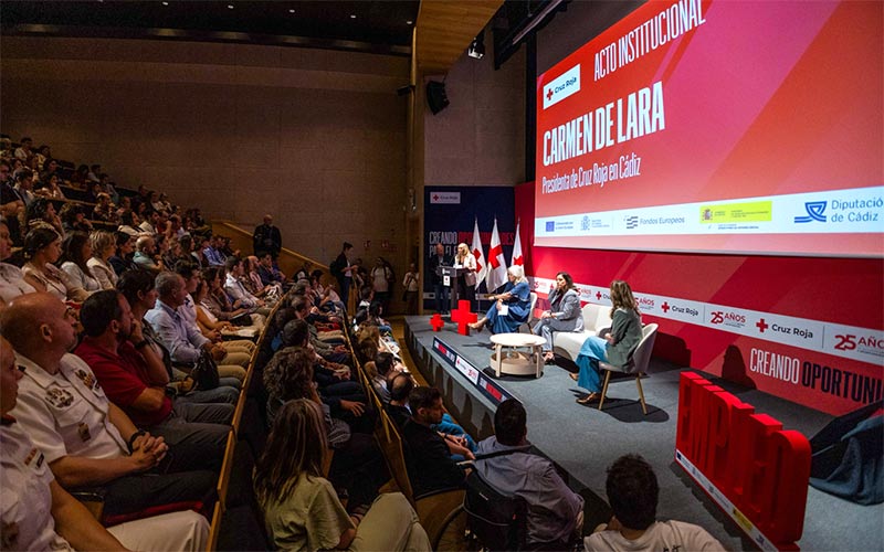 Unas 600 personas buscan “una oportunidad” en la sexta Feria de Empleo de Cruz Roja, en La Isla