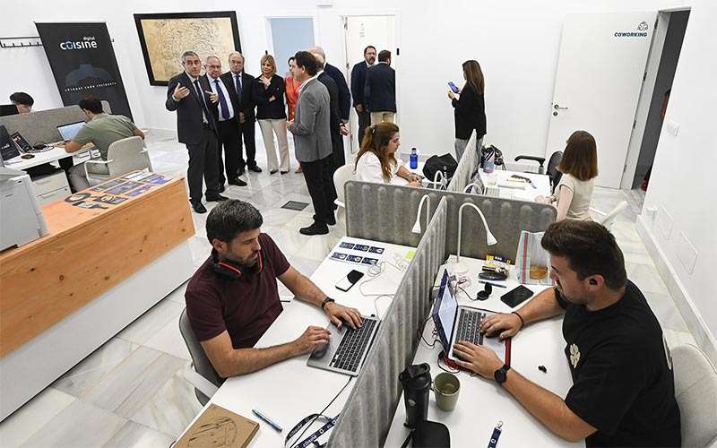 Entre la ansiedad y la depresión: el “precio humano” de sostener una empresa en Cádiz